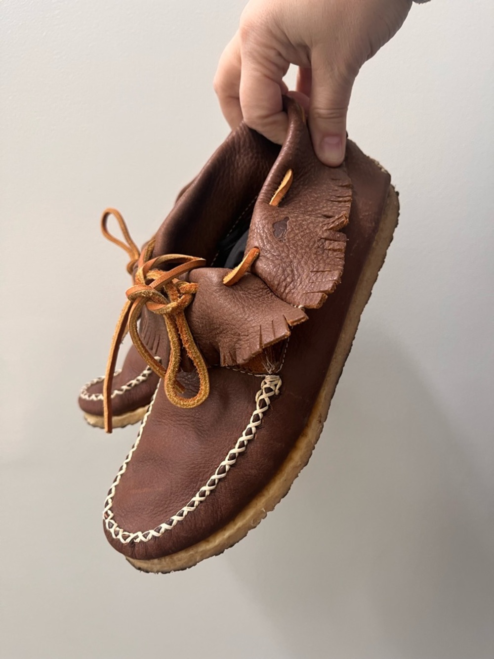 Roots Canada Leather Moccasins Casual Shoes w Fringe + gum sole Sz 8